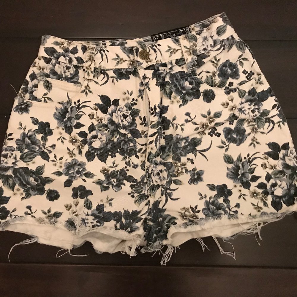 Floral high waisted shorts